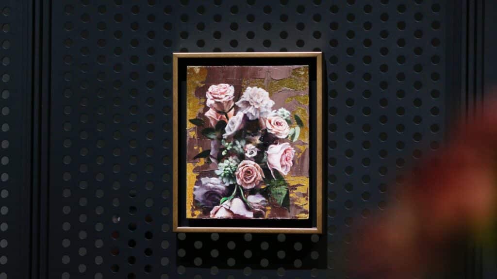 【KOHA Exhibition展覽】沉浸在花團錦簇的絢麗魅力！艾丹、雷明思雙人藝術家聯展《鏡中花園》燦爛綻放中！