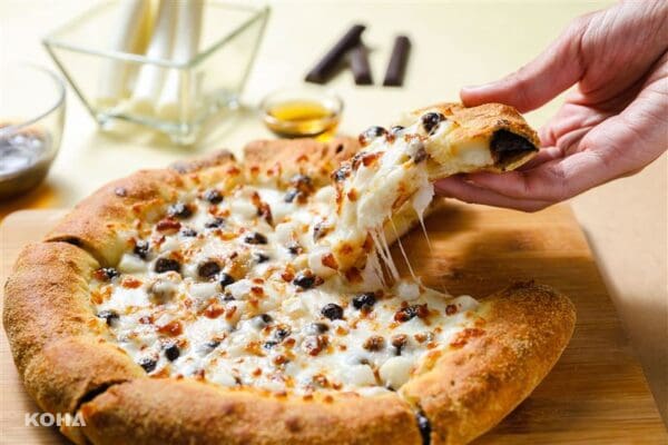 賣破三萬份珍珠披薩回歸　加碼升級「香濃巧克力珍珠披薩」